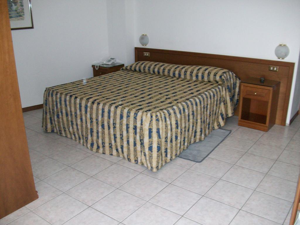Hotel Santorotto Di Fabio Terrosi Sinalunga Δωμάτιο φωτογραφία